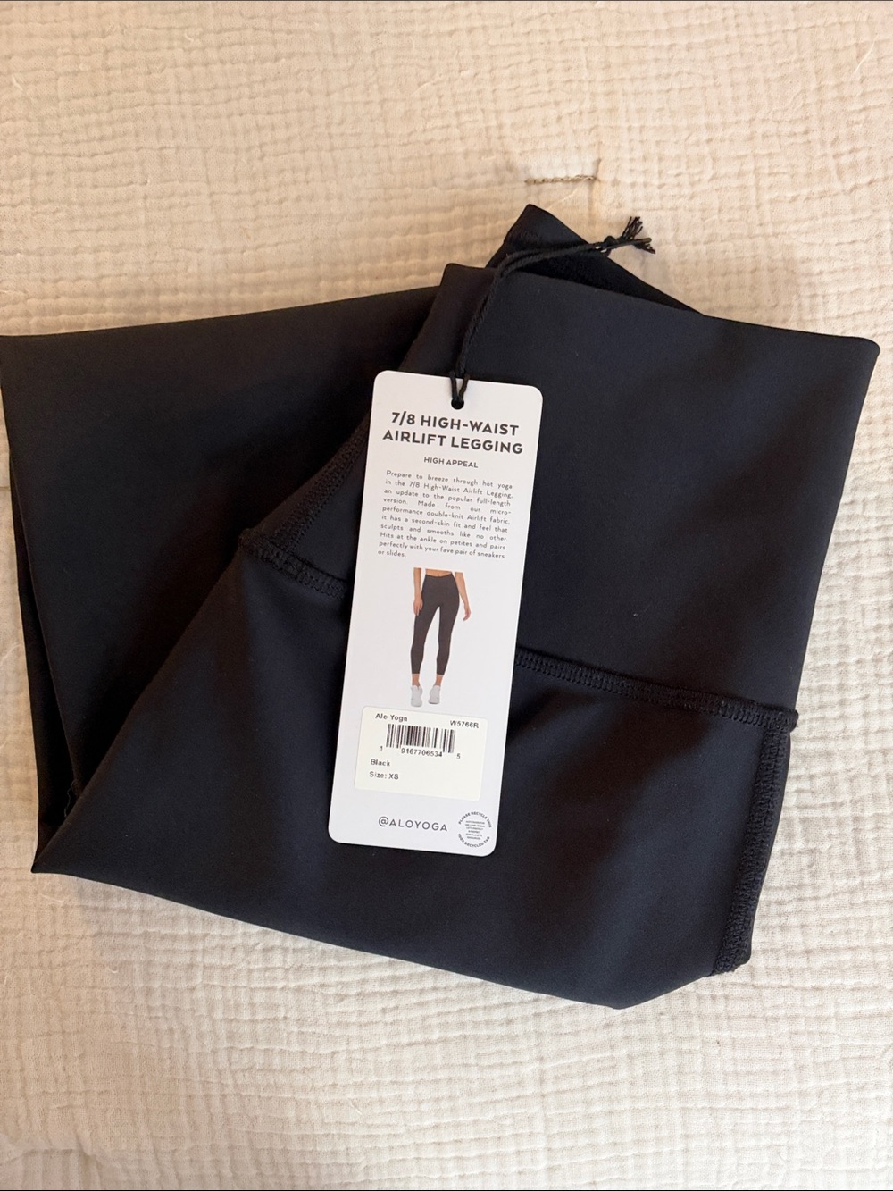 ALO - High Waist Airlift Legging 7/8 length Size XS in Black like new